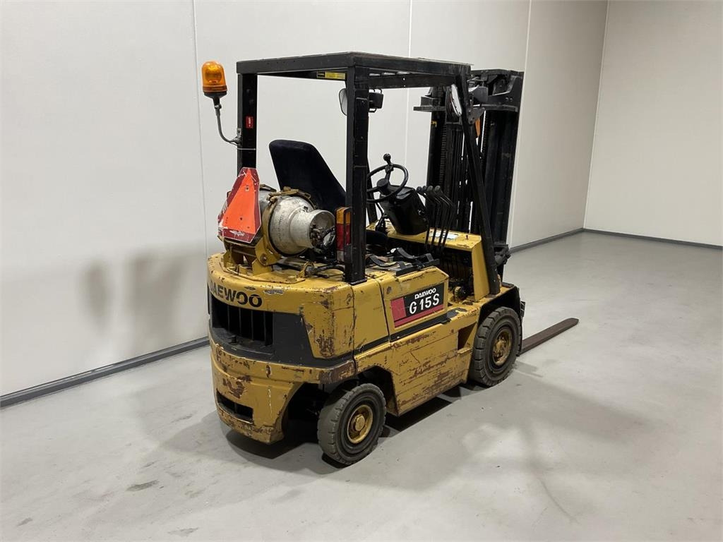 Daewoo G15S - Chariot élévateur à gaz: photos 2 Daewoo G15S - Chariot élévateur à gaz: photos 2