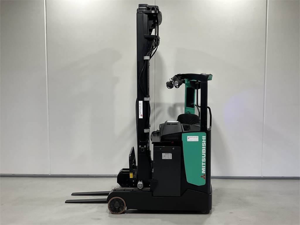 Mitsubishi RB16NH - Chariot à mât rétractable: photos 3 Mitsubishi RB16NH - Chariot à mât rétractable: photos 3