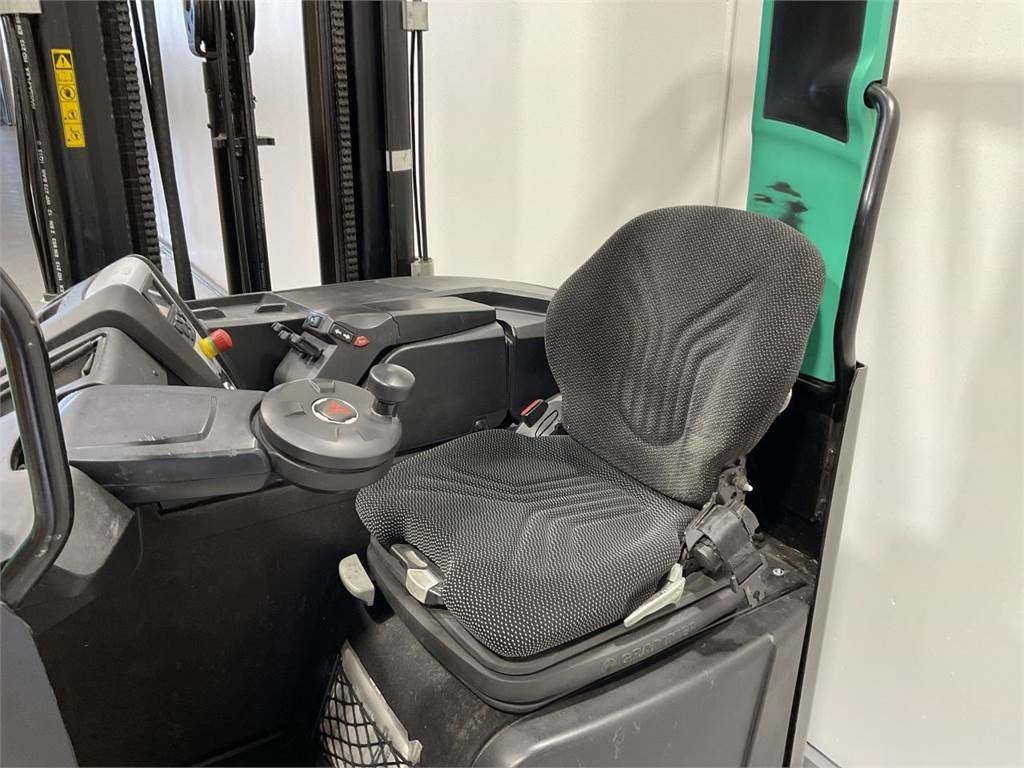 Mitsubishi RB16NH - Chariot à mât rétractable: photos 5 Mitsubishi RB16NH - Chariot à mât rétractable: photos 5