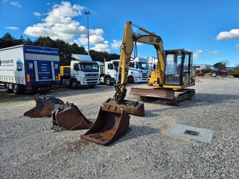 Cat 307 with extra buckets - Mini pelle: photos 1 Cat 307 with extra buckets - Mini pelle: photos 1
