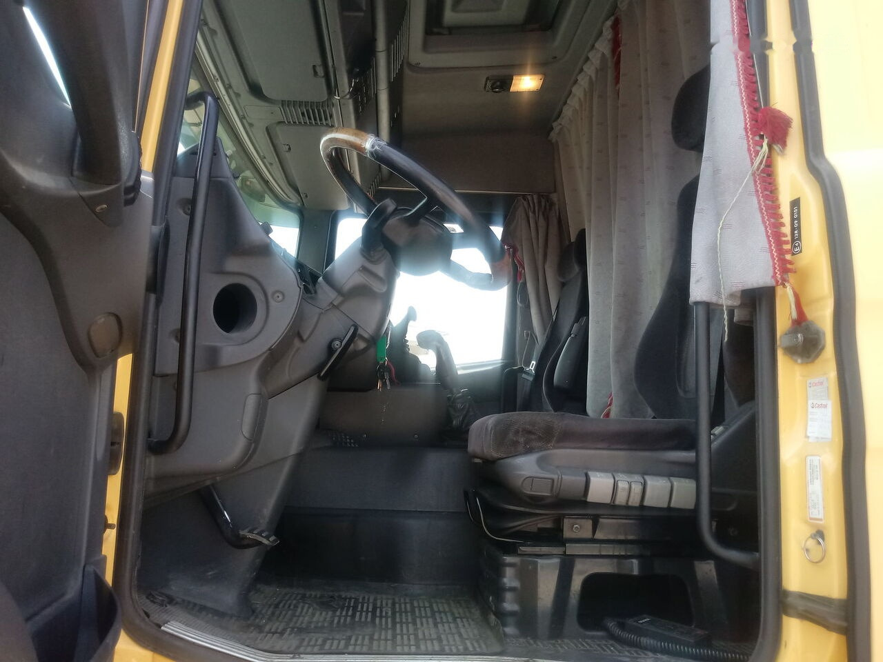 Crédit-bail de Scania 124 LB 420 Scania 124 LB 420: photos 9 Crédit-bail de Scania 124 LB 420 Scania 124 LB 420: photos 9