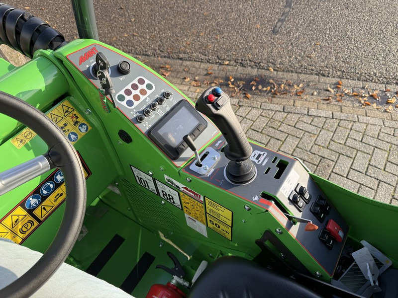 Chargeuse sur pneus neuf Avant 860i TDL+: photos 6 Chargeuse sur pneus neuf Avant 860i TDL+: photos 6