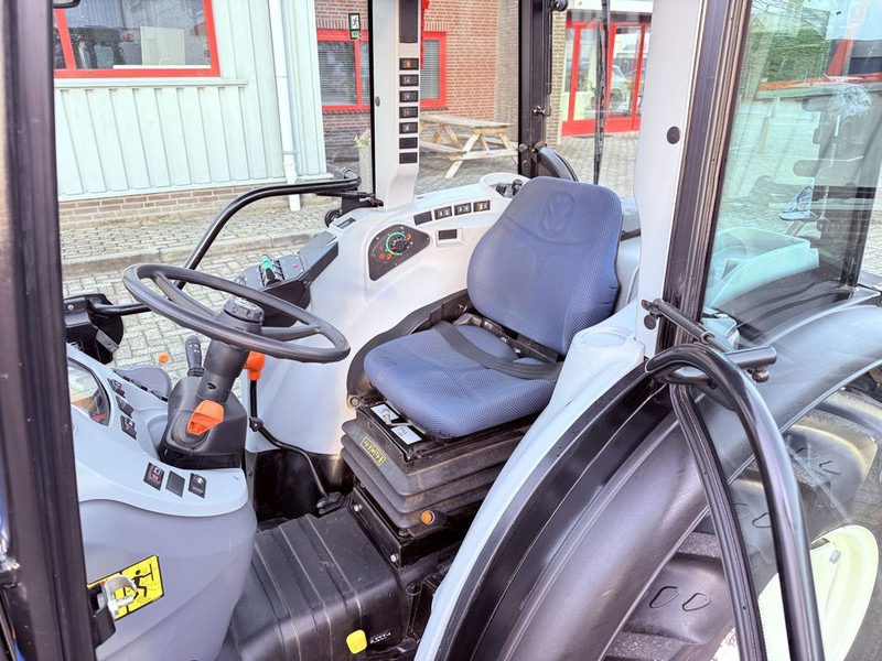 New Holland T4.100N BlueCab4 Supersteer - Tracteur agricole: photos 5 New Holland T4.100N BlueCab4 Supersteer - Tracteur agricole: photos 5