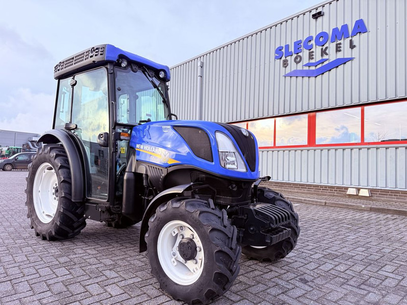 New Holland T4.100N BlueCab4 Supersteer - Tracteur agricole: photos 3 New Holland T4.100N BlueCab4 Supersteer - Tracteur agricole: photos 3