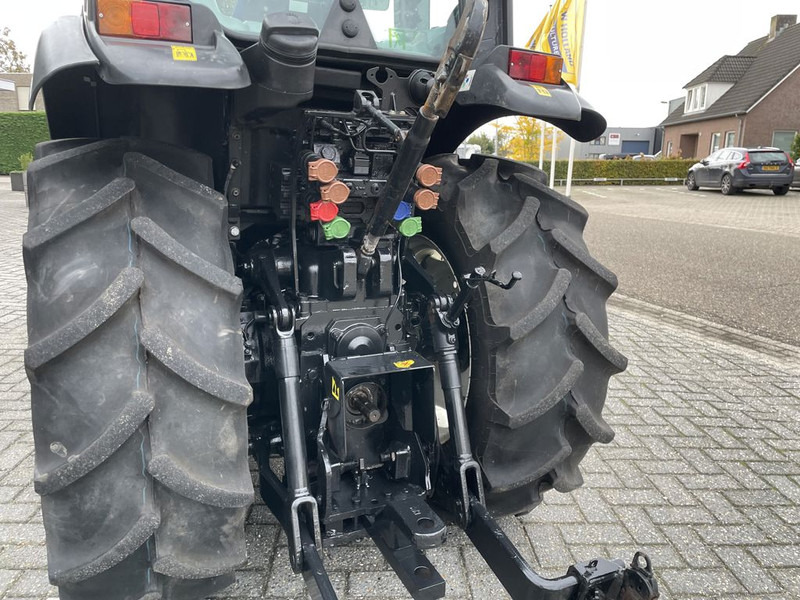 New Holland T4.80N - Tracteur agricole: photos 2 New Holland T4.80N - Tracteur agricole: photos 2