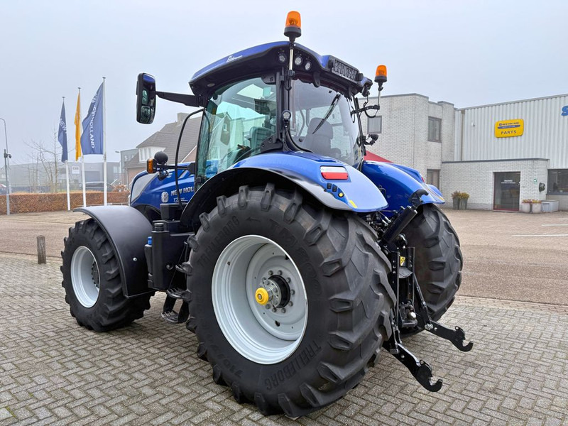 New Holland T7.270AC Stage V - Tracteur agricole: photos 2 New Holland T7.270AC Stage V - Tracteur agricole: photos 2