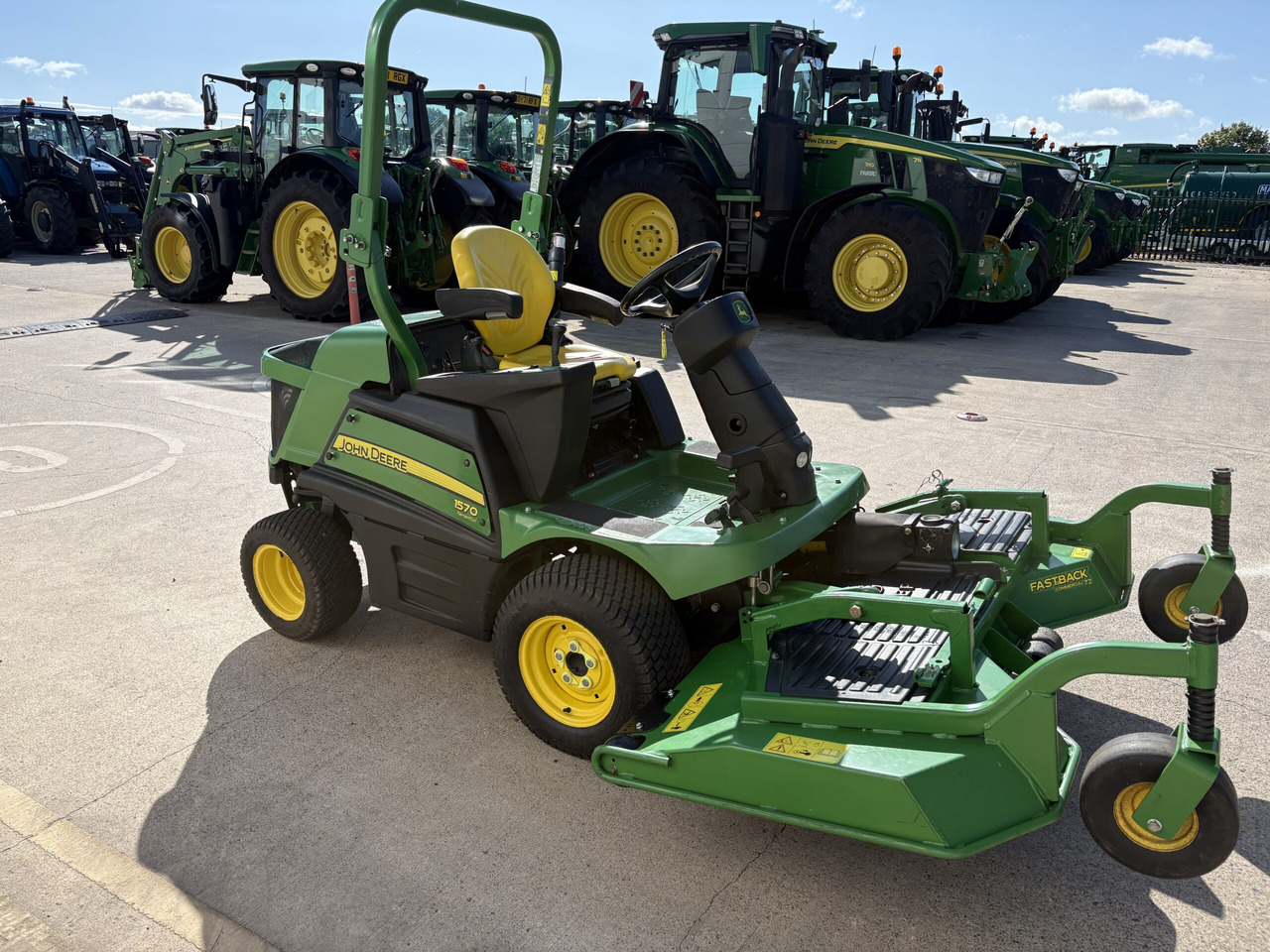 John Deere 1570 C/w 72" rear discharge deck - Motofaucheuse: photos 3 John Deere 1570 C/w 72" rear discharge deck - Motofaucheuse: photos 3