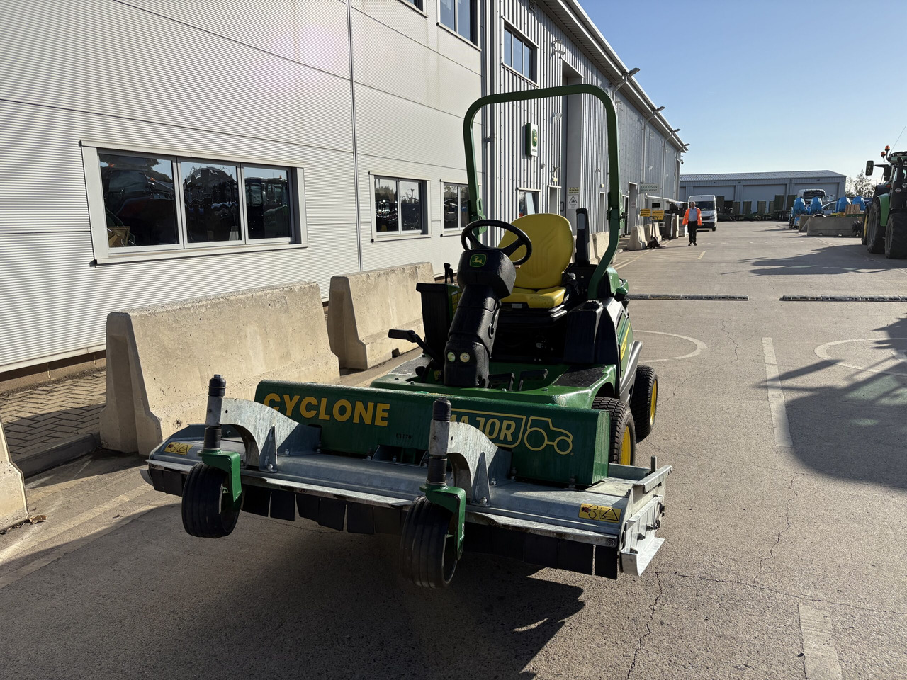 John Deere 1570 C/w Major Cyclone Mower - Motofaucheuse: photos 2 John Deere 1570 C/w Major Cyclone Mower - Motofaucheuse: photos 2