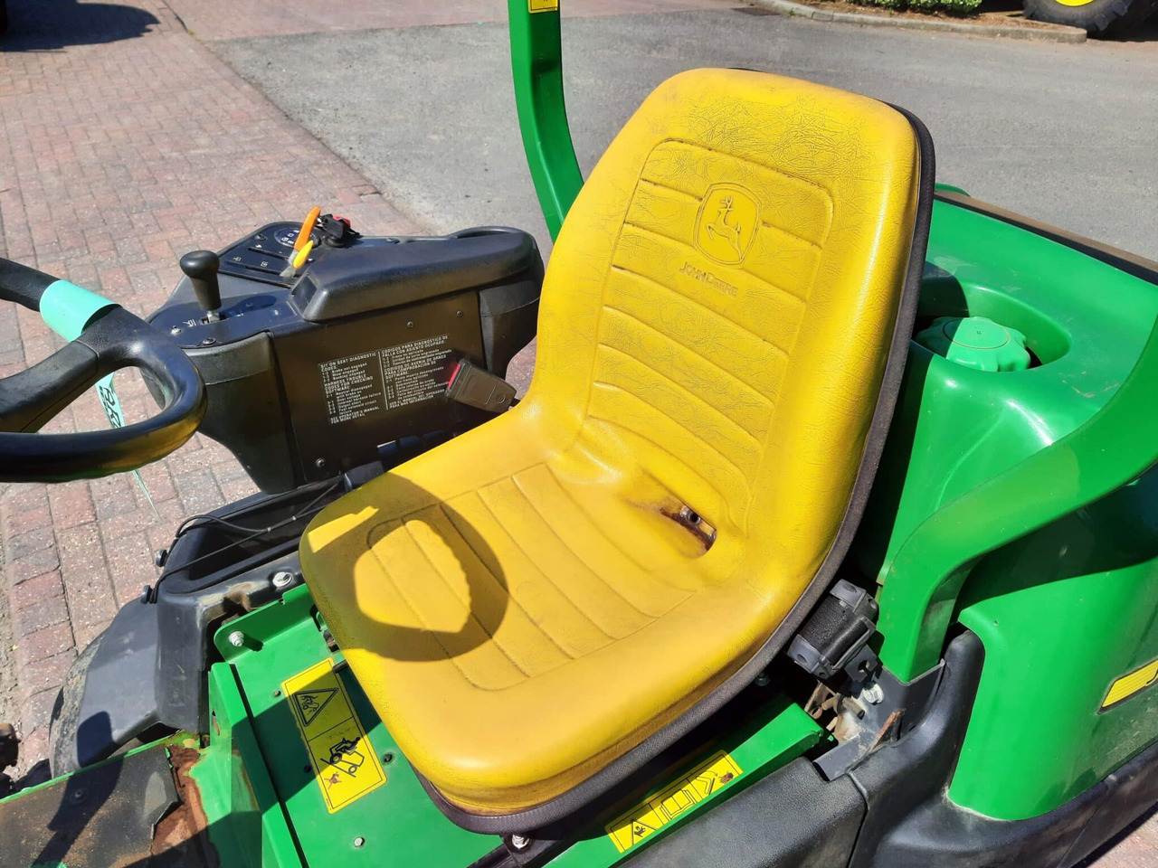 Motofaucheuse John Deere 2500EH greens triple mower: photos 8
