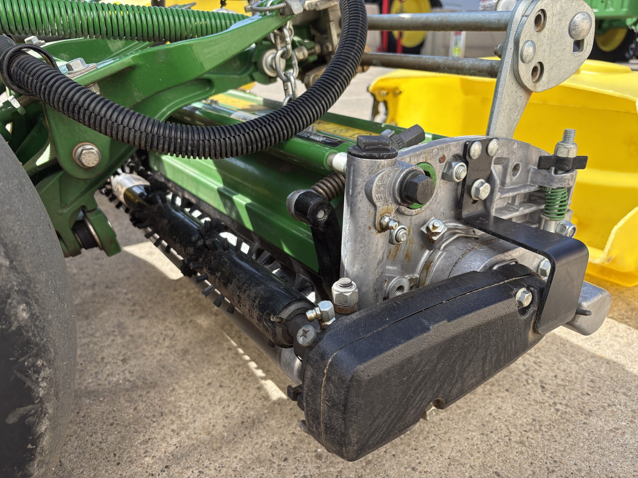 Motofaucheuse John Deere 2750E Triplex mower: photos 7