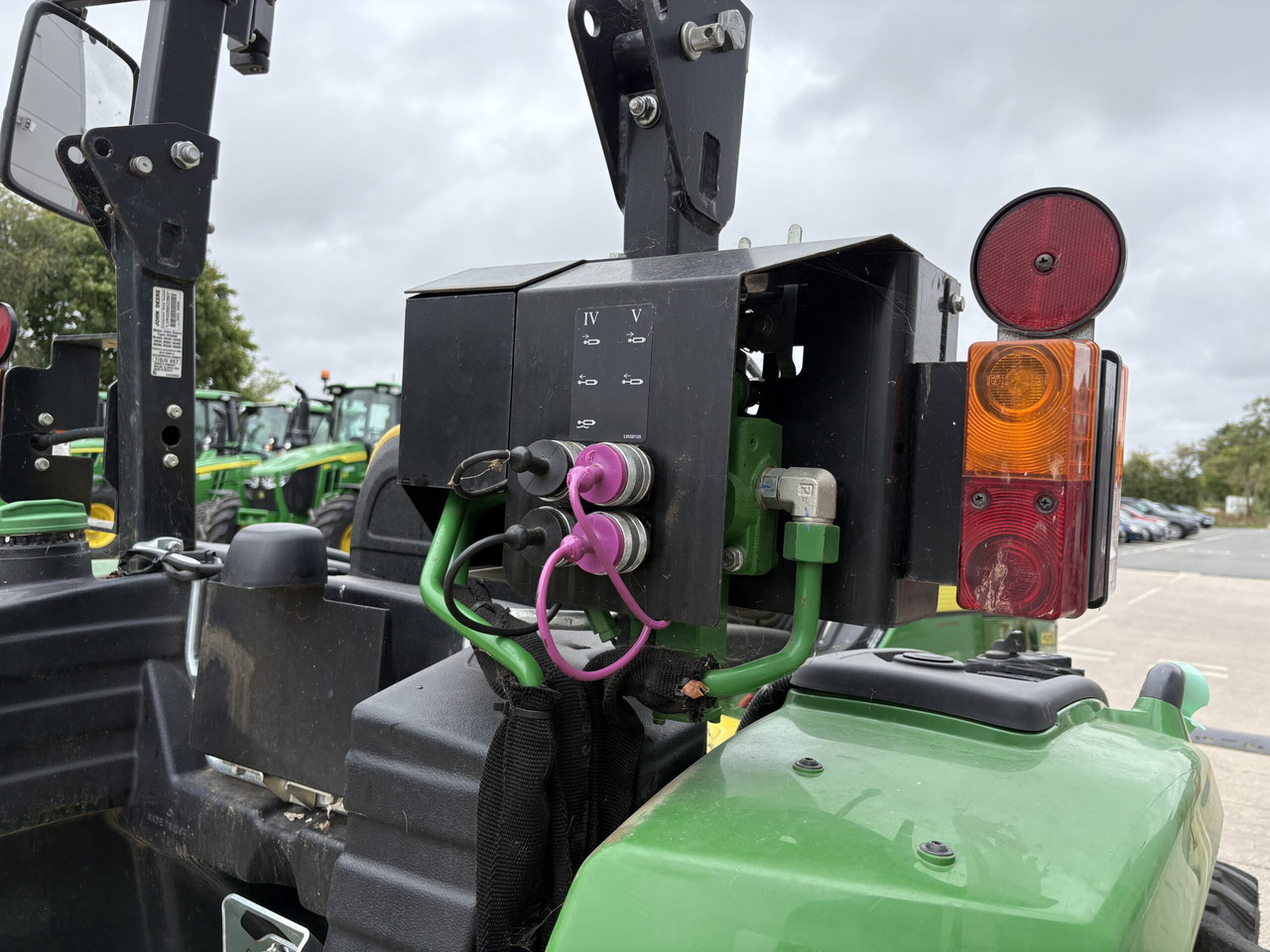 John Deere 4052M Compact Tractor - Micro tracteur: photos 5 John Deere 4052M Compact Tractor - Micro tracteur: photos 5