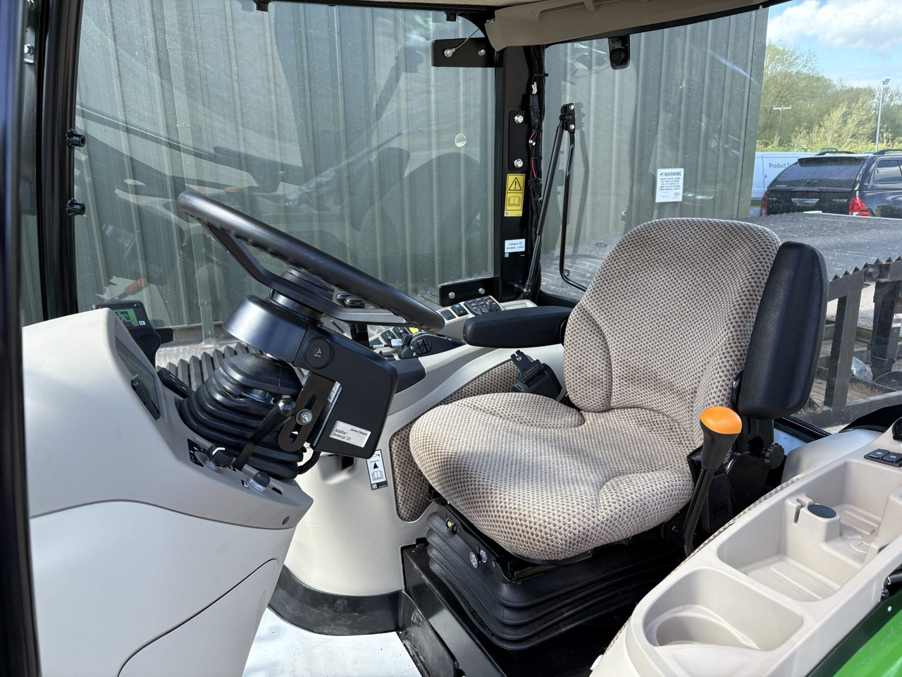 John Deere 4052R Compact Tractor - Micro tracteur: photos 5 John Deere 4052R Compact Tractor - Micro tracteur: photos 5