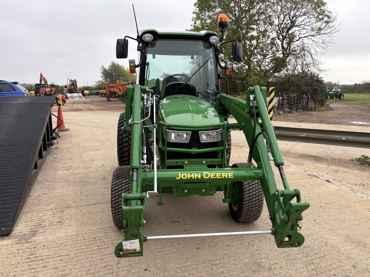 John Deere 4066 Compact Tractor with 440R loader - Micro tracteur: photos 2 John Deere 4066 Compact Tractor with 440R loader - Micro tracteur: photos 2