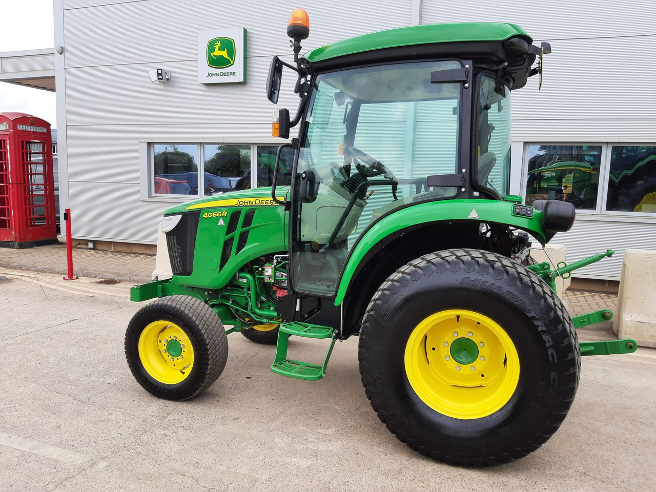 John Deere 4066R Compact Tractor - Micro tracteur: photos 1 John Deere 4066R Compact Tractor - Micro tracteur: photos 1