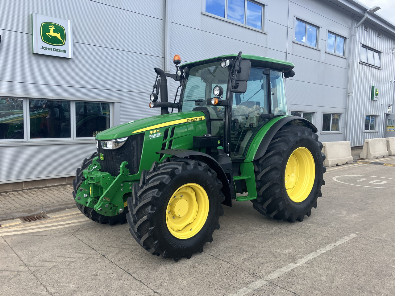 John Deere 5115M - Tracteur agricole: photos 1 John Deere 5115M - Tracteur agricole: photos 1