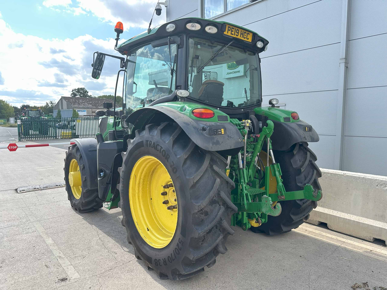 John Deere 6135R - Tracteur agricole: photos 4 John Deere 6135R - Tracteur agricole: photos 4