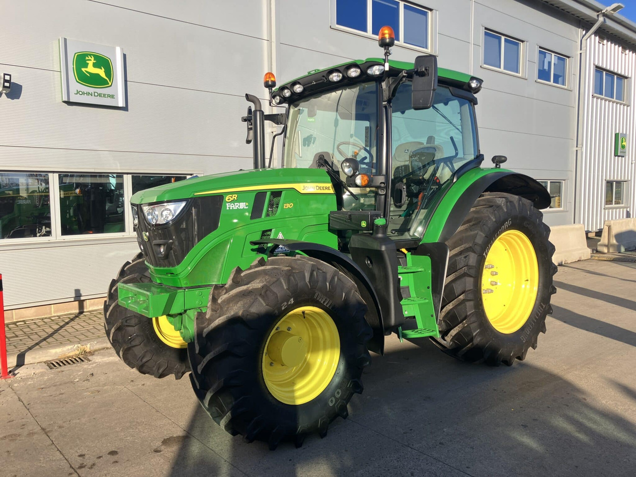 John Deere 6R 130 - Tracteur agricole: photos 1 John Deere 6R 130 - Tracteur agricole: photos 1