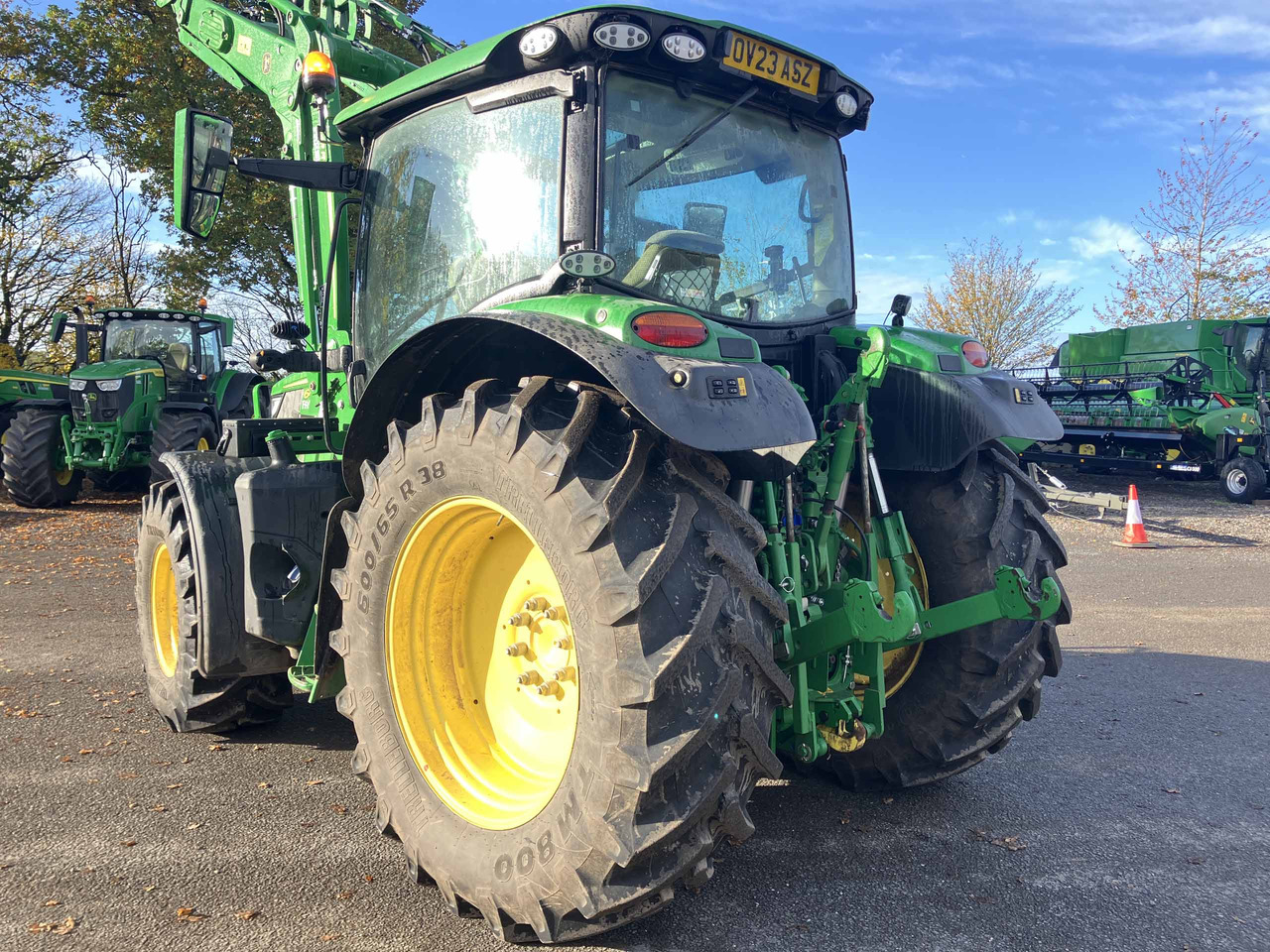 John Deere 6R 150 + 643R Loader - Tracteur agricole: photos 3 John Deere 6R 150 + 643R Loader - Tracteur agricole: photos 3