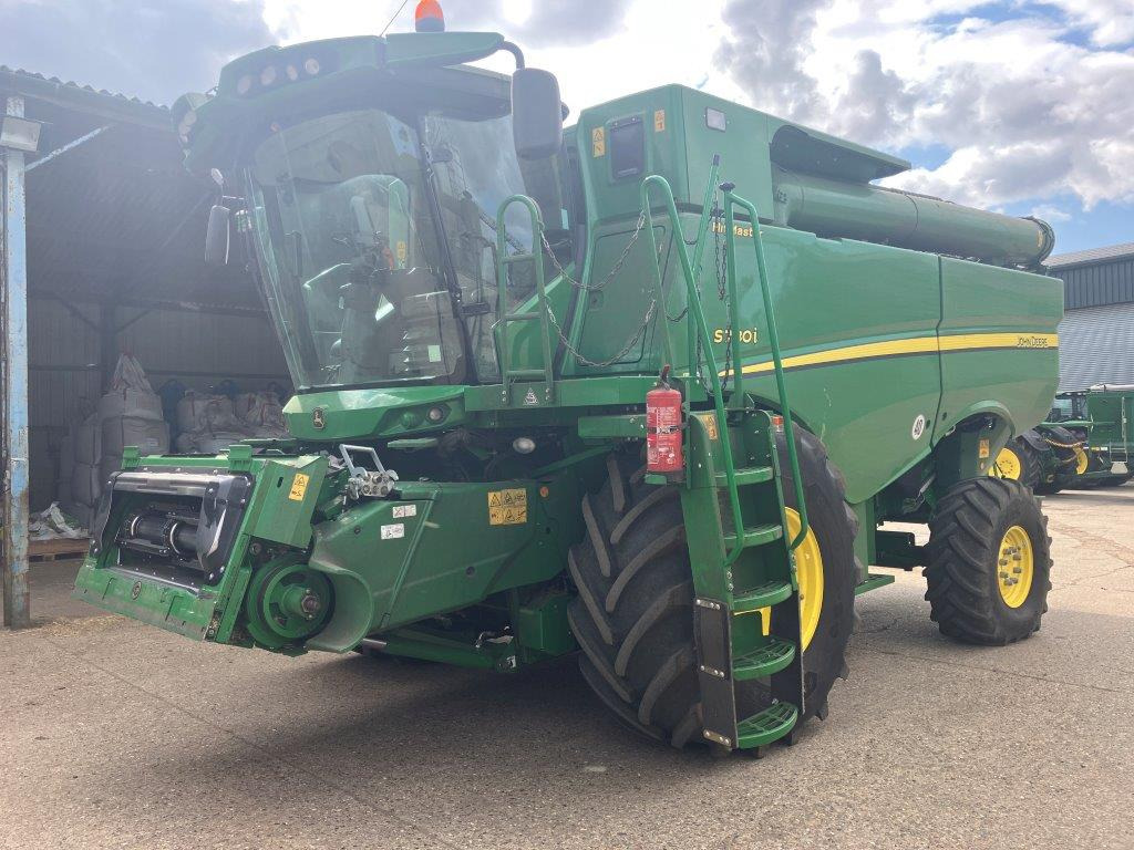 John Deere S780i HM - Moissonneuse-batteuse: photos 1 John Deere S780i HM - Moissonneuse-batteuse: photos 1