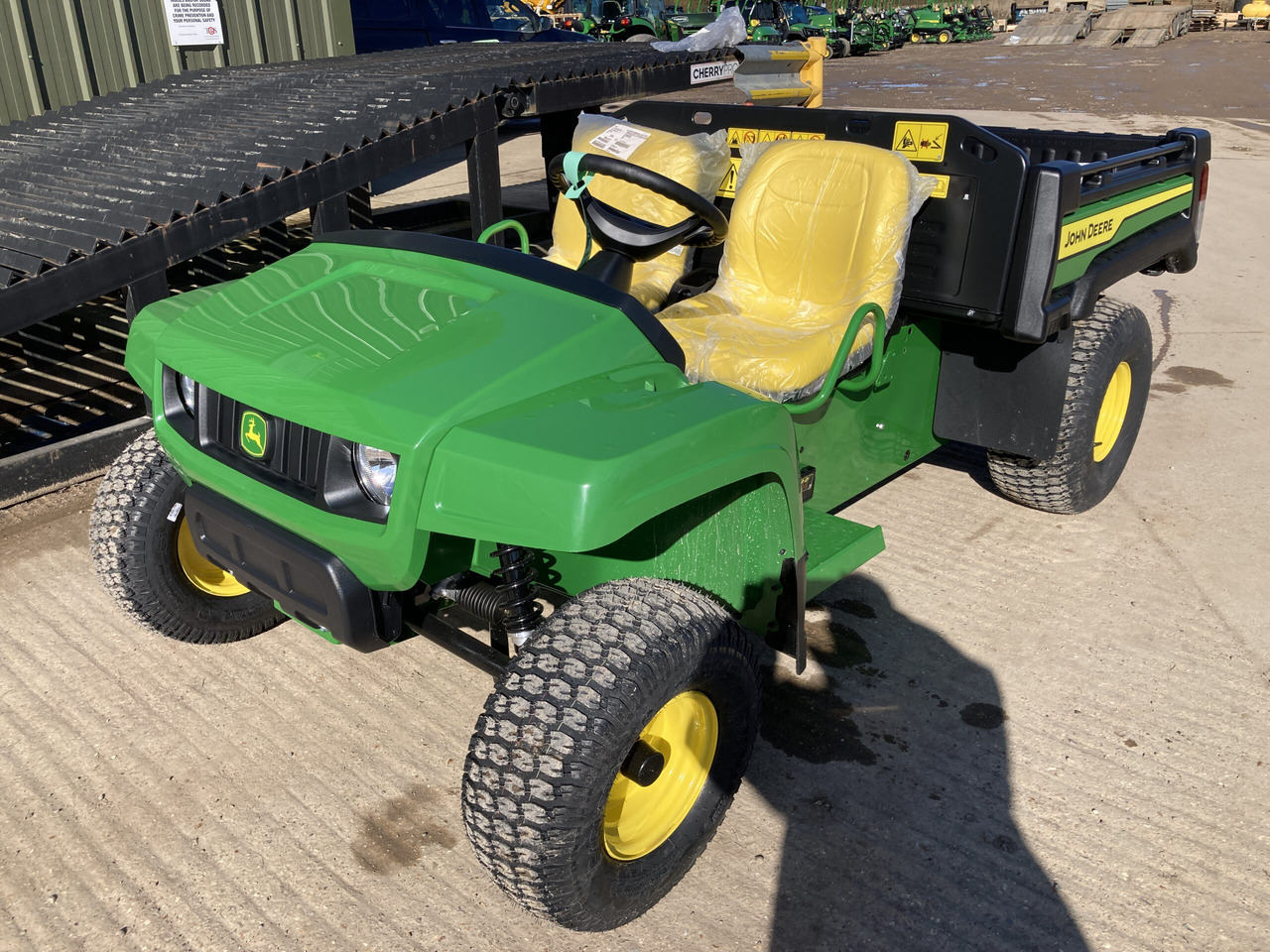 John Deere TE electric Gator - Quadricycle: photos 1 John Deere TE electric Gator - Quadricycle: photos 1