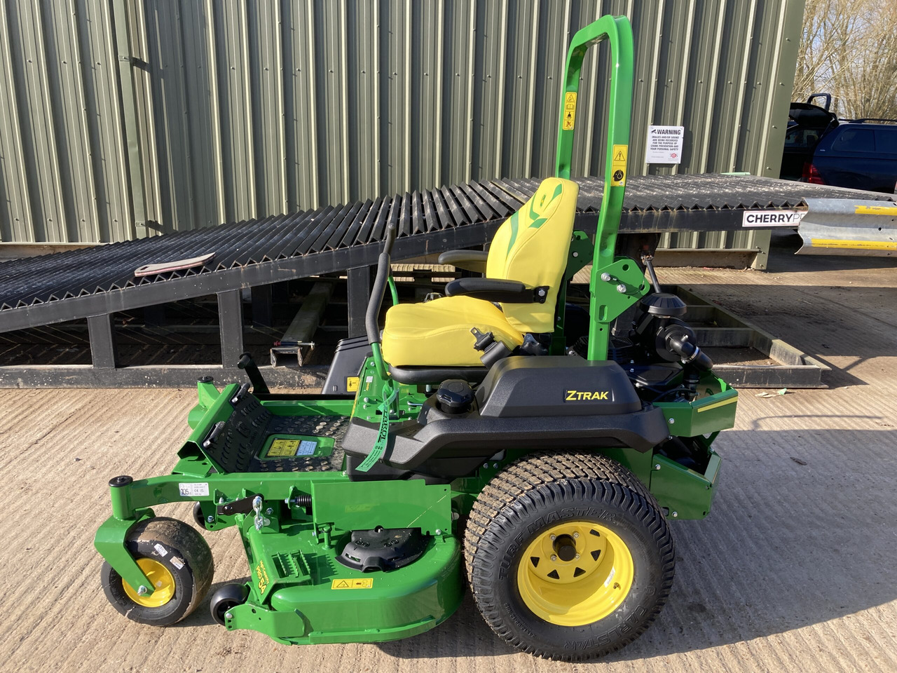 John Deere Z740R zero turn rotary mower - Motofaucheuse: photos 2 John Deere Z740R zero turn rotary mower - Motofaucheuse: photos 2
