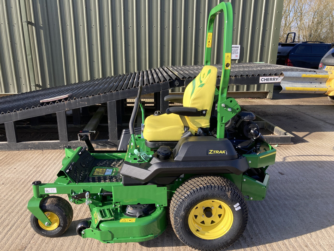 John Deere Z740R zero turn rotary mower - Motofaucheuse: photos 2 John Deere Z740R zero turn rotary mower - Motofaucheuse: photos 2