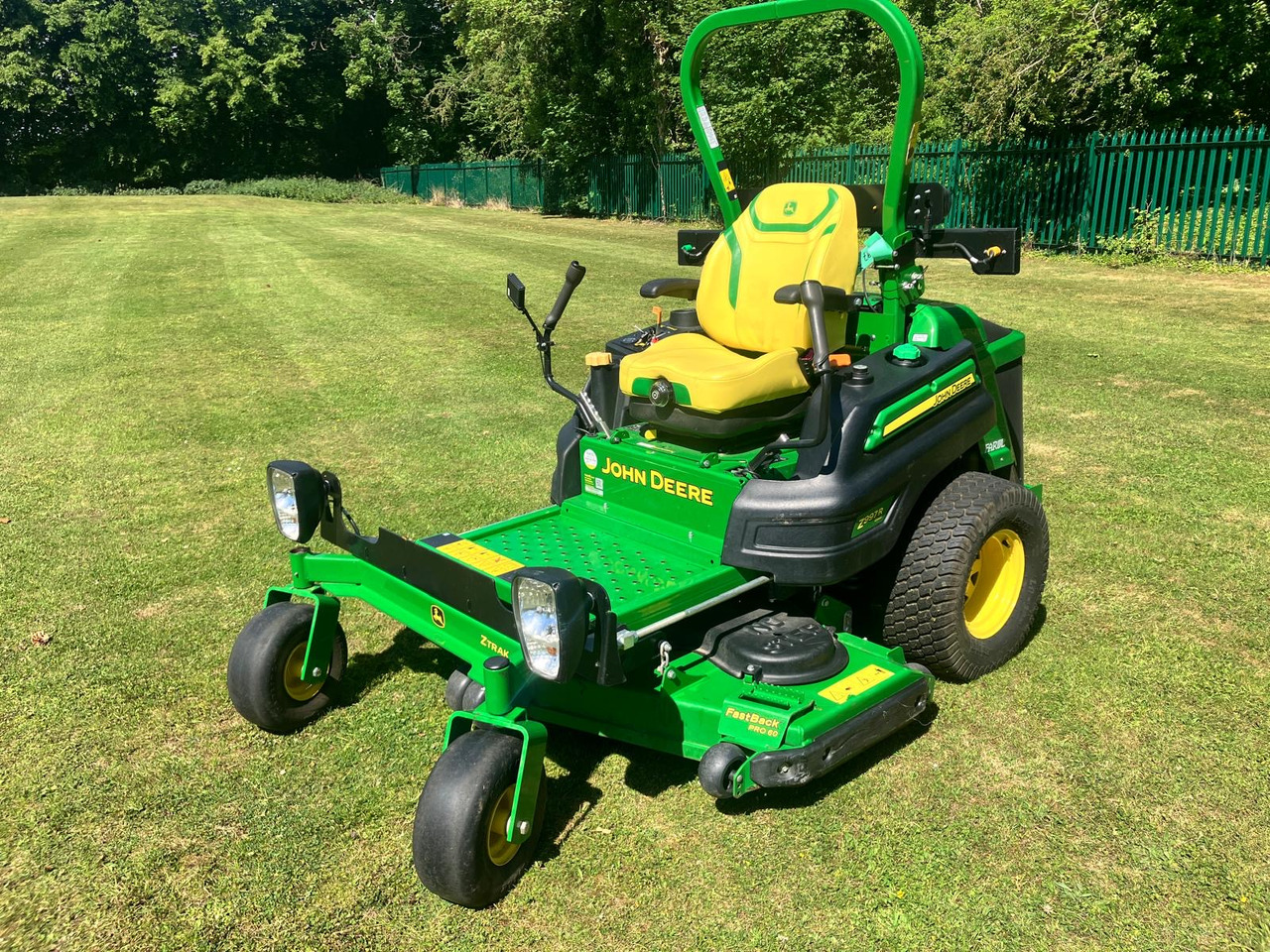 John Deere Z997R Z-Turn Mower - Motofaucheuse: photos 1 John Deere Z997R Z-Turn Mower - Motofaucheuse: photos 1