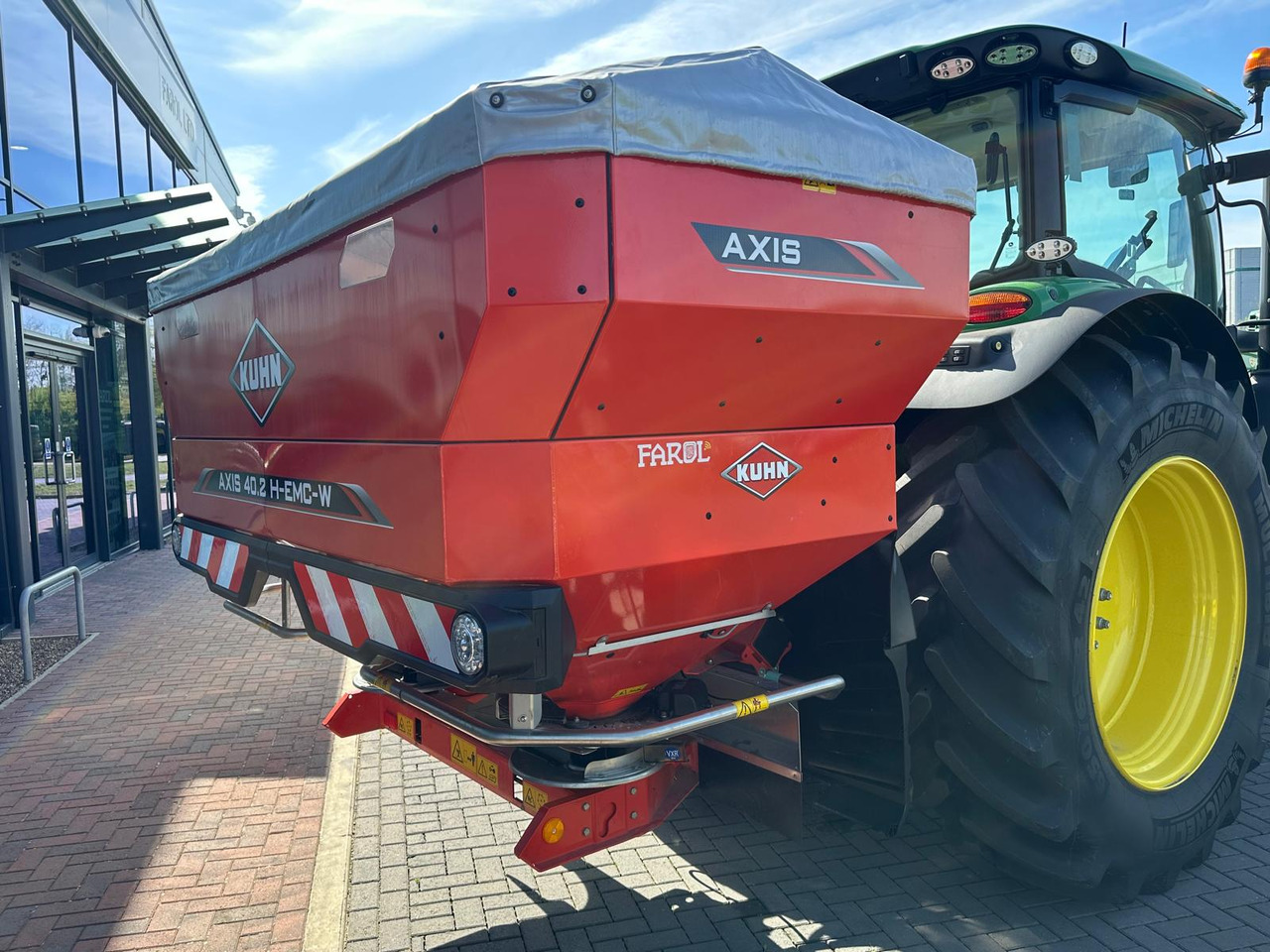 Kuhn Axis 40.2 H EMC W - Distributeur d'engrais: photos 1 Kuhn Axis 40.2 H EMC W - Distributeur d'engrais: photos 1
