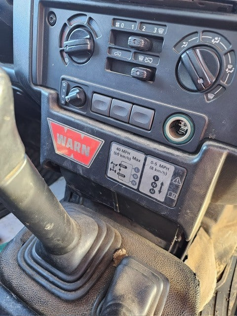 LAND ROVER DEFENDER 130 TIPPER - Utilitaire benne: photos 3 LAND ROVER DEFENDER 130 TIPPER - Utilitaire benne: photos 3
