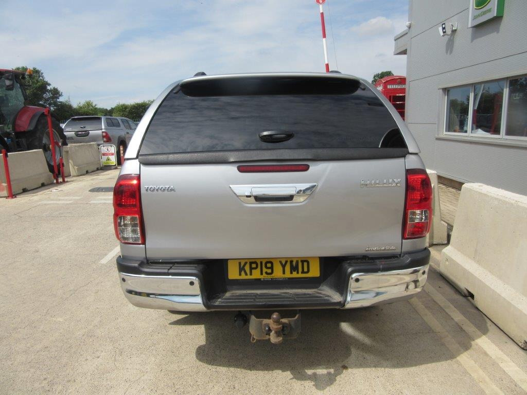 TOYOTA HILUX INVINCIBLE - Pick-up: photos 5 TOYOTA HILUX INVINCIBLE - Pick-up: photos 5
