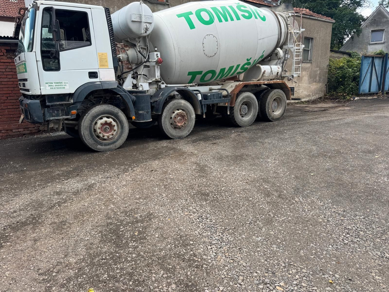 Iveco 410 EH 420 8X4 10m³ - Camion malaxeur: photos 5 Iveco 410 EH 420 8X4 10m³ - Camion malaxeur: photos 5