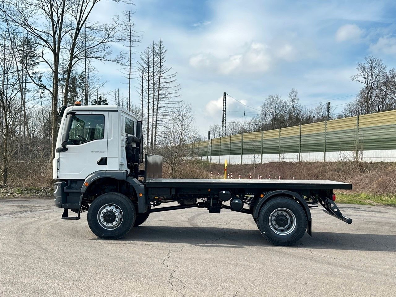 MAN TGM 18.320 4x4 Euro 6e Plato - Camion plateau: photos 3 MAN TGM 18.320 4x4 Euro 6e Plato - Camion plateau: photos 3