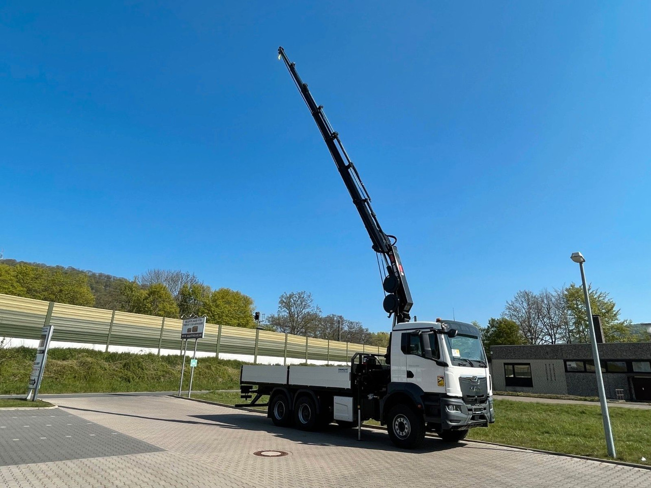 MAN TGS 33.440 6x4 HIAB 228-6 - Camion grue: photos 2 MAN TGS 33.440 6x4 HIAB 228-6 - Camion grue: photos 2