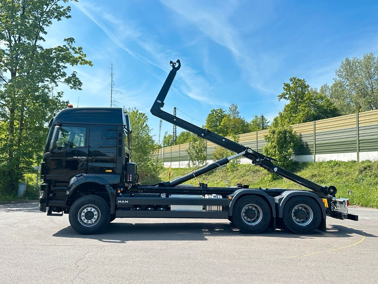 MAN TGS 33.520 6X4 Euro6e Abrollkipper MULTILIFT - Camion ampliroll, Camion grue: photos 3 MAN TGS 33.520 6X4 Euro6e Abrollkipper MULTILIFT - Camion ampliroll, Camion grue: photos 3
