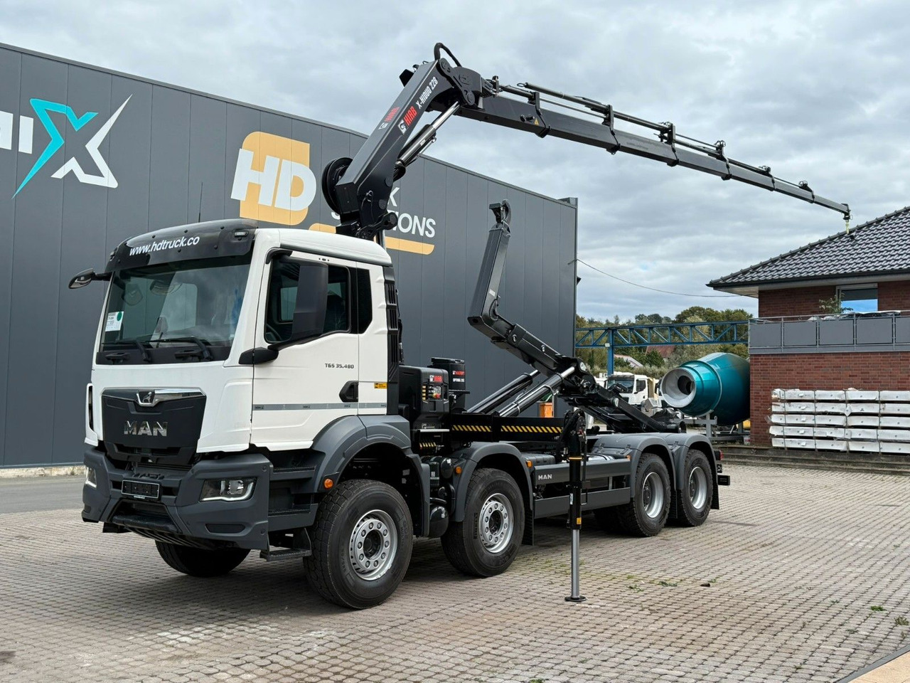 MAN TGS 35.480 8x4 Abrollkipper + Kran HIAB 228-6 - Camion ampliroll, Camion grue: photos 2 MAN TGS 35.480 8x4 Abrollkipper + Kran HIAB 228-6 - Camion ampliroll, Camion grue: photos 2
