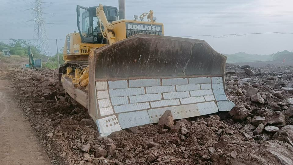 Bulldozer Prices Used Bulldozer Market Used Caterpillar D5 D6 D7 komatsu 155a 375 Kenya Used Equipment Market Cheap Bulldozer - Bulldozer: photos 2 Bulldozer Prices Used Bulldozer Market Used Caterpillar D5 D6 D7 komatsu 155a 375 Kenya Used Equipment Market Cheap Bulldozer - Bulldozer: photos 2