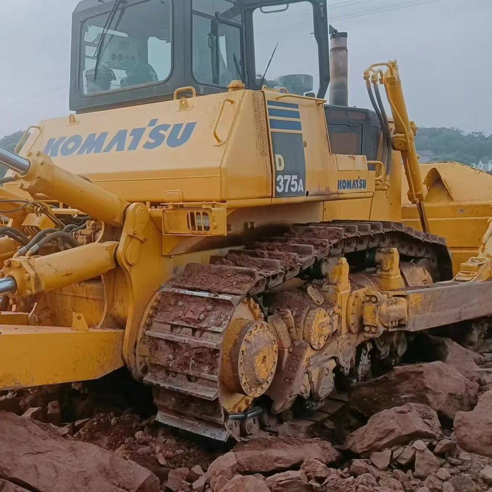 Bulldozer Prices Used Bulldozer Market Used Caterpillar D5 D6 D7 komatsu 155a 375 Kenya Used Equipment Market Cheap Bulldozer - Bulldozer: photos 1 Bulldozer Prices Used Bulldozer Market Used Caterpillar D5 D6 D7 komatsu 155a 375 Kenya Used Equipment Market Cheap Bulldozer - Bulldozer: photos 1