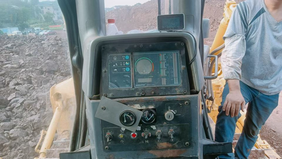 Bulldozer Prices Used Bulldozer Market Used Caterpillar D5 D6 D7 komatsu 155a 375 Kenya Used Equipment Market Cheap Bulldozer - Bulldozer: photos 5 Bulldozer Prices Used Bulldozer Market Used Caterpillar D5 D6 D7 komatsu 155a 375 Kenya Used Equipment Market Cheap Bulldozer - Bulldozer: photos 5