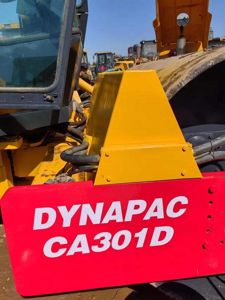 Fast Shipping Superior Quality Used Dynapac CA301D Road Roller Used Vibratory Soil Compactors Strong Power Single Drum Roller - Compacteur à pieds de mouton/ Monocylindre: photos 4 Fast Shipping Superior Quality Used Dynapac CA301D Road Roller Used Vibratory Soil Compactors Strong Power Single Drum Roller - Compacteur à pieds de mouton/ Monocylindre: photos 4