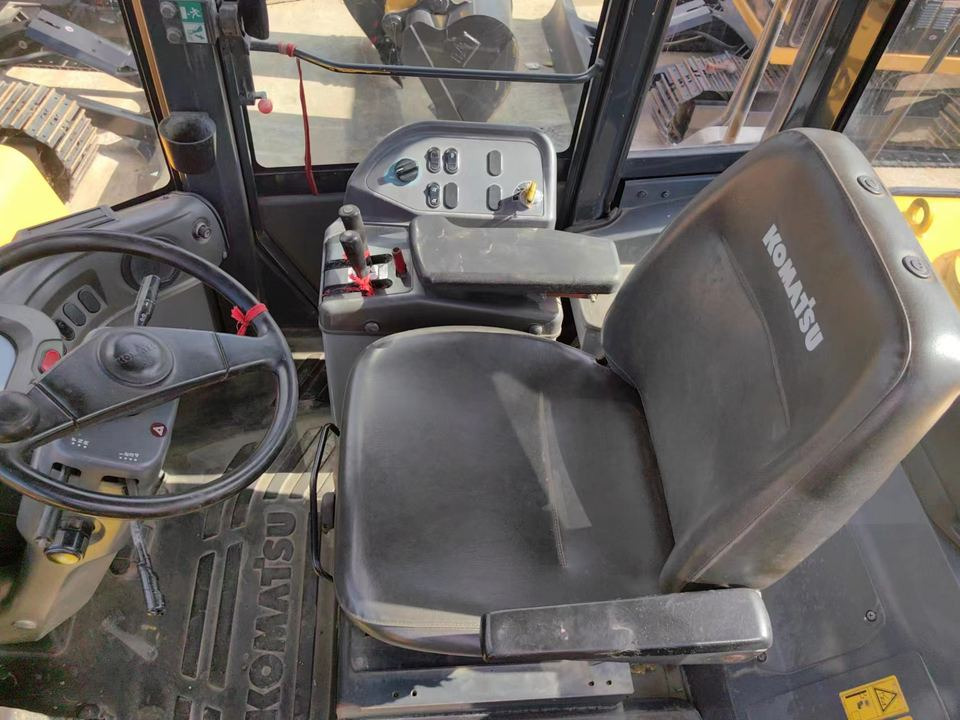 Japan Made Original Komatsu Wa380z-6 Wheel Loader, WA380Z Cheap Used 5ton Payloader Price Low in China - Chargeuse sur pneus: photos 5 Japan Made Original Komatsu Wa380z-6 Wheel Loader, WA380Z Cheap Used 5ton Payloader Price Low in China - Chargeuse sur pneus: photos 5