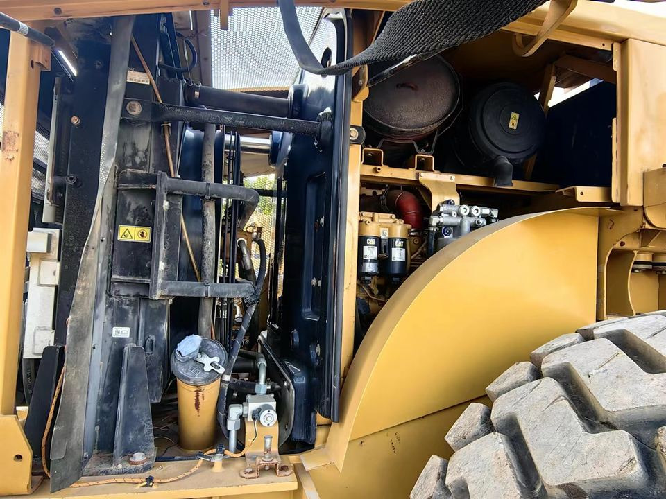 Original CAT Used CAT 950GC Wheel Loader Caterpillar 950GC CAT Loader Low Service Time - Chargeuse sur pneus: photos 5 Original CAT Used CAT 950GC Wheel Loader Caterpillar 950GC CAT Loader Low Service Time - Chargeuse sur pneus: photos 5