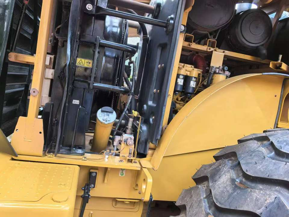 Original Cat Used Cat 950gc Wheel Loader Caterpillar 950gc Cat Loader Low Service Time - Chargeuse sur pneus: photos 5 Original Cat Used Cat 950gc Wheel Loader Caterpillar 950gc Cat Loader Low Service Time - Chargeuse sur pneus: photos 5