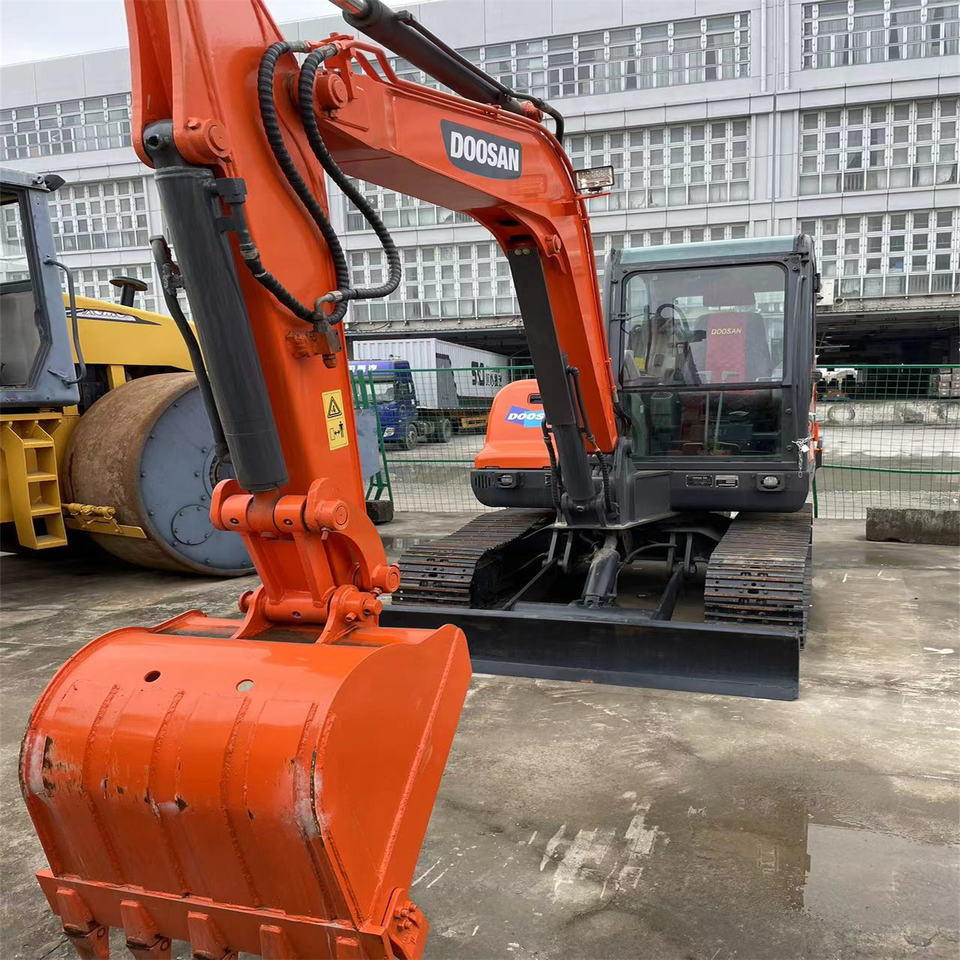 Original Color Used Doosan Dx55 Mini Excavator Used 5 Ton 5.5ton Mini Doosan Excavator for Sale Used Doosan Dx55-9c - Mini pelle: photos 2 Original Color Used Doosan Dx55 Mini Excavator Used 5 Ton 5.5ton Mini Doosan Excavator for Sale Used Doosan Dx55-9c - Mini pelle: photos 2