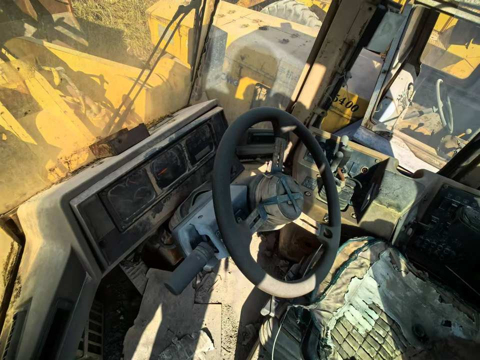 Used Front Wheel Loader CAT 966F With Good Price From Wheel Loaders Caterpillar Machinery Cat 966F Loaders - Chargeuse sur pneus: photos 4 Used Front Wheel Loader CAT 966F With Good Price From Wheel Loaders Caterpillar Machinery Cat 966F Loaders - Chargeuse sur pneus: photos 4