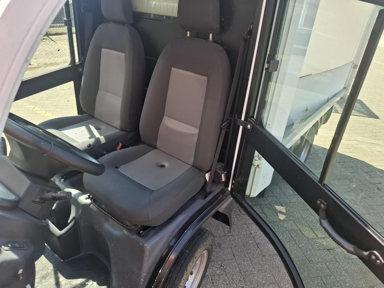 Aixam Mega E-Worker Elektrische Bakwagen RV-606-R - Voiturette de golf: photos 5 Aixam Mega E-Worker Elektrische Bakwagen RV-606-R - Voiturette de golf: photos 5