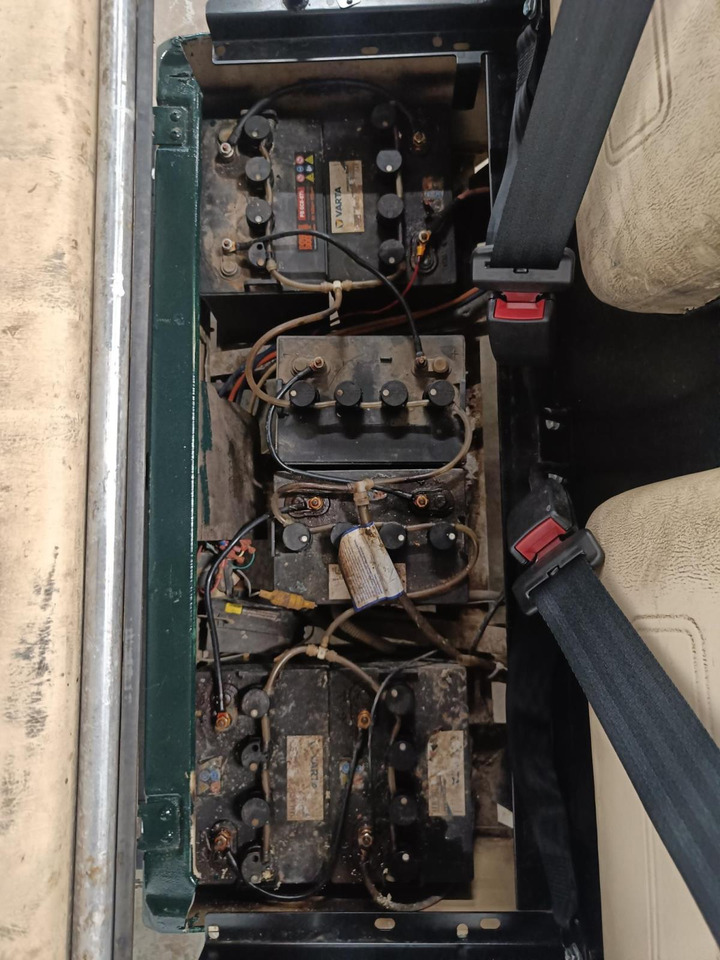 Club Car DS met Mauser cabine TVK-48-S - Voiturette de golf: photos 5 Club Car DS met Mauser cabine TVK-48-S - Voiturette de golf: photos 5
