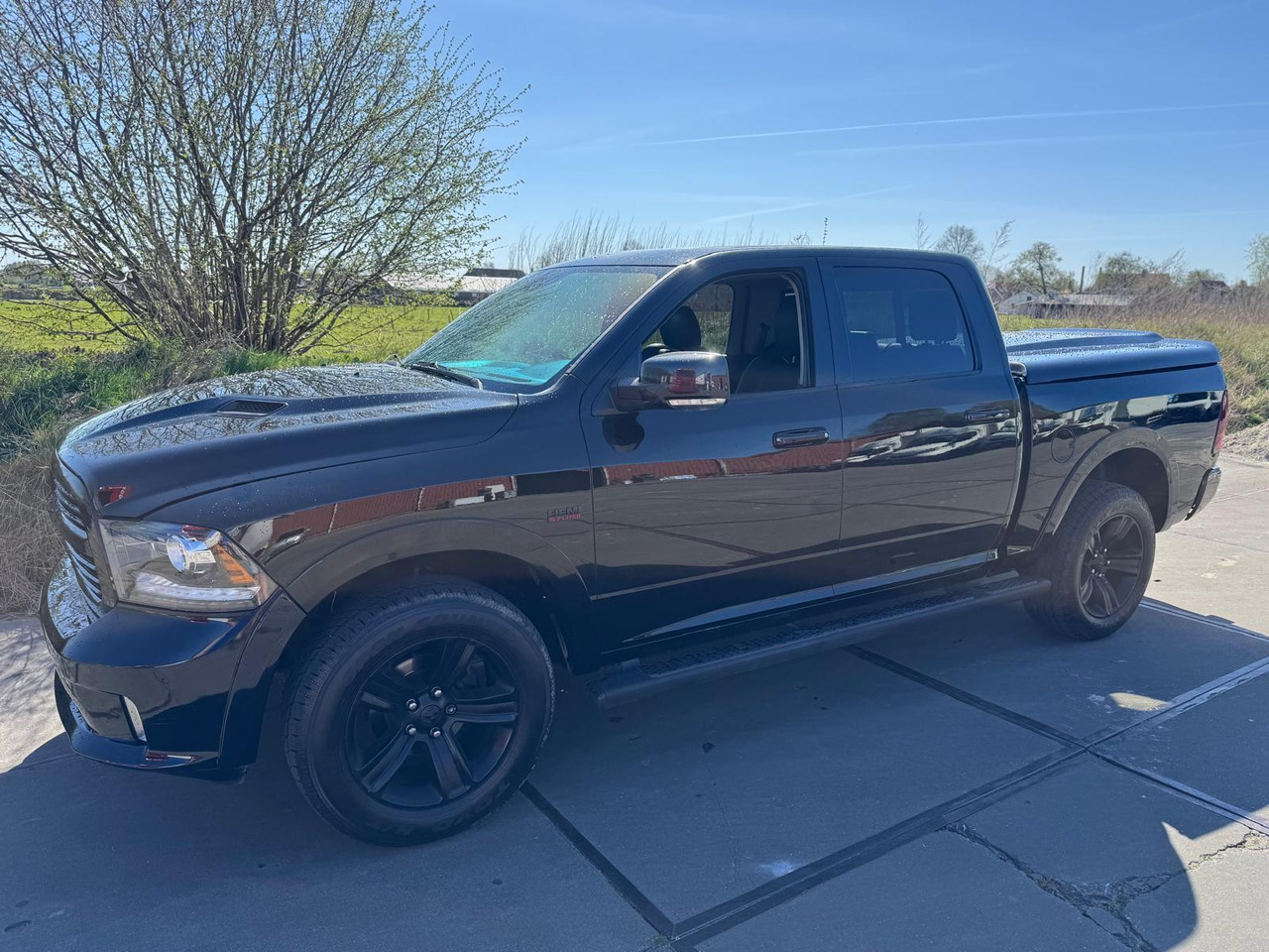 Dodge ram sport crew cap 1500 , 5,7 liter hemi V8. Benzine + lpg VP-825-K - Pick-up: photos 3 Dodge ram sport crew cap 1500 , 5,7 liter hemi V8. Benzine + lpg VP-825-K - Pick-up: photos 3