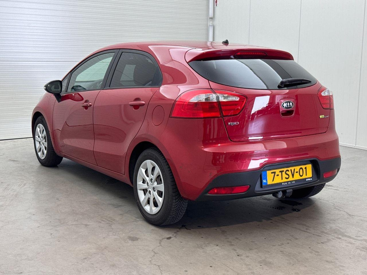 Kia Rio 1.2 CVVT ExecutiveLine | 2014 | 38.683 km | 7TSV01 | NAP: Logisch - Voiture: photos 3 Kia Rio 1.2 CVVT ExecutiveLine | 2014 | 38.683 km | 7TSV01 | NAP: Logisch - Voiture: photos 3