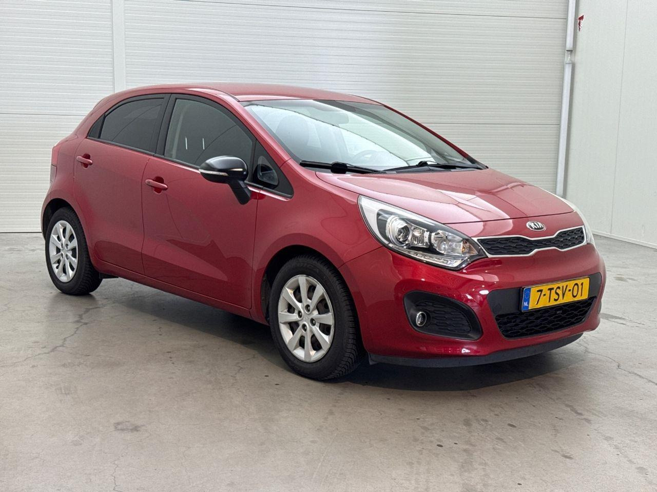Kia Rio 1.2 CVVT ExecutiveLine | 2014 | 38.683 km | 7TSV01 | NAP: Logisch - Voiture: photos 2 Kia Rio 1.2 CVVT ExecutiveLine | 2014 | 38.683 km | 7TSV01 | NAP: Logisch - Voiture: photos 2