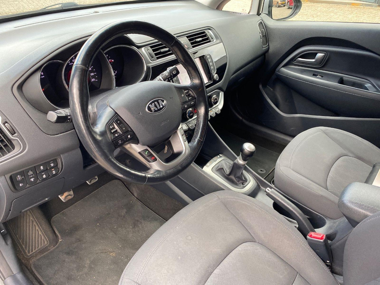 Kia Rio 1.2 CVVT ExecutiveLine | 2016 | 136.369 km | KP810H | NAP: Logisch - Voiture à hayon: photos 5 Kia Rio 1.2 CVVT ExecutiveLine | 2016 | 136.369 km | KP810H | NAP: Logisch - Voiture à hayon: photos 5